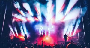 Red announces a summer tour